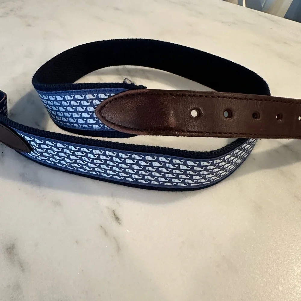 Vineyard Vines Boys’ Leather Trim Whale Print Canvas Club Belt Size 28